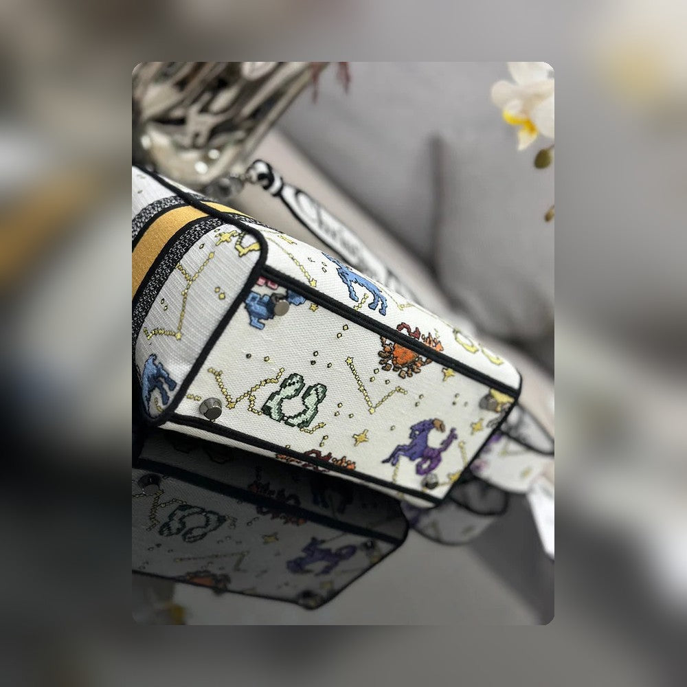Anum Bags Detail