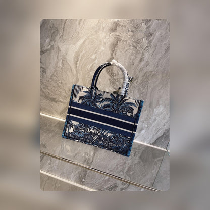 Anum Bags Detail