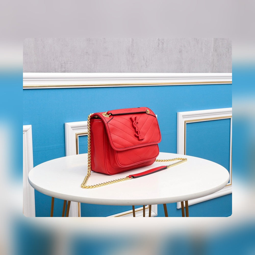 Anum Bags Detail