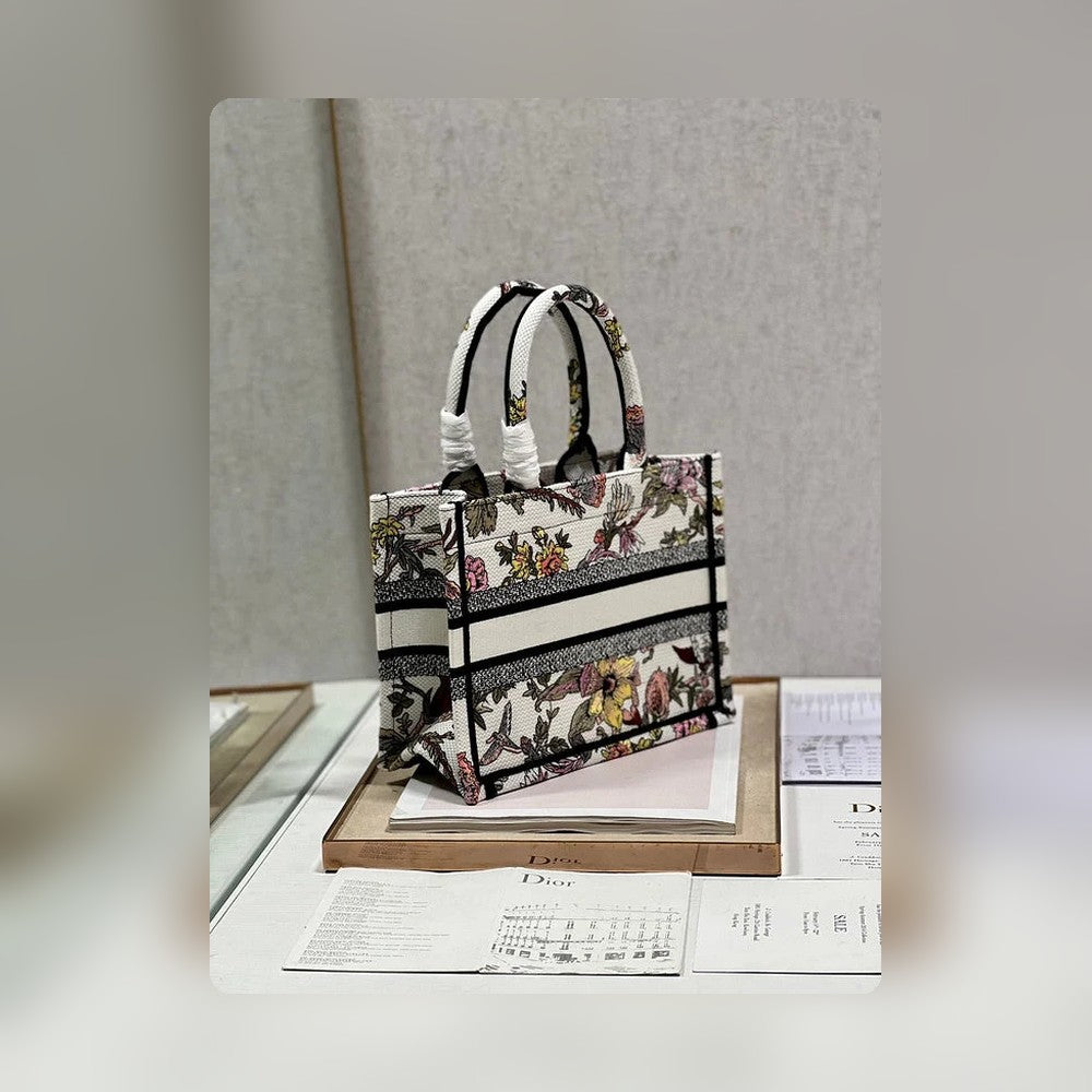 Anum Bags Detail