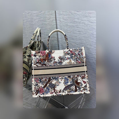 Anum Bags Detail