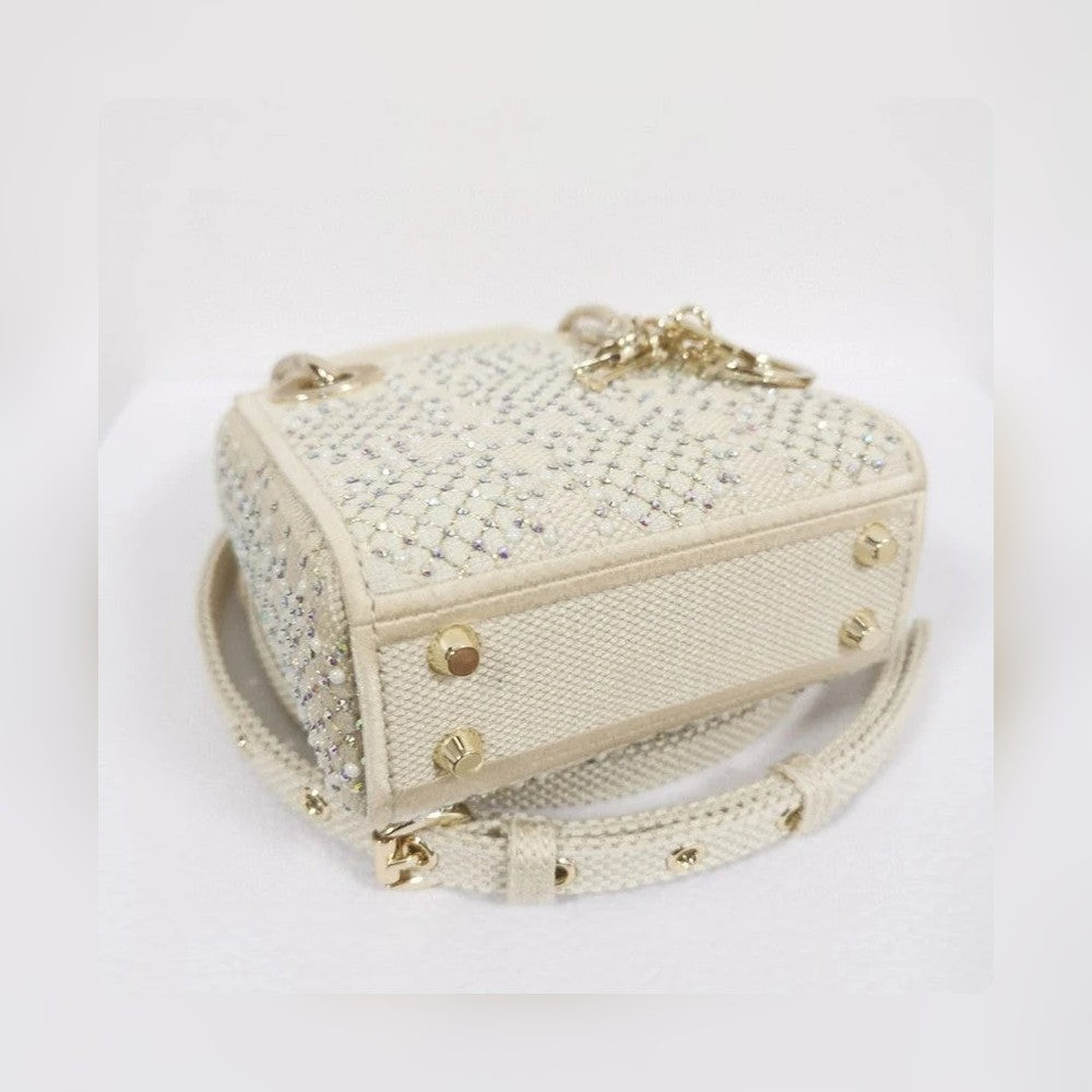 Anum Bags Detail