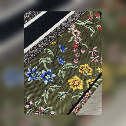 Anum Bags Detail