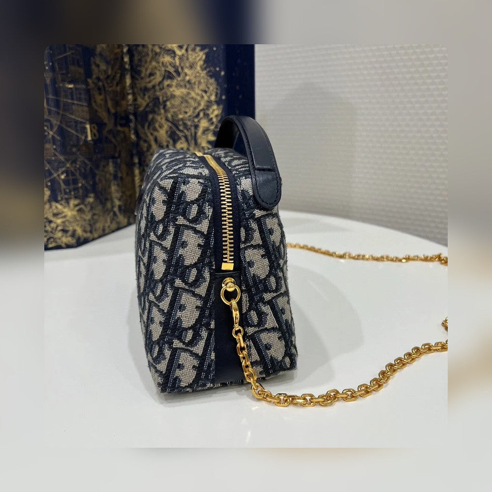 Anum Bags Detail