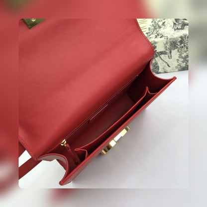 Anum Bags Detail