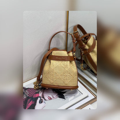 Anum Bags Detail