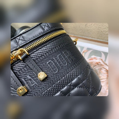 Anum Bags Detail