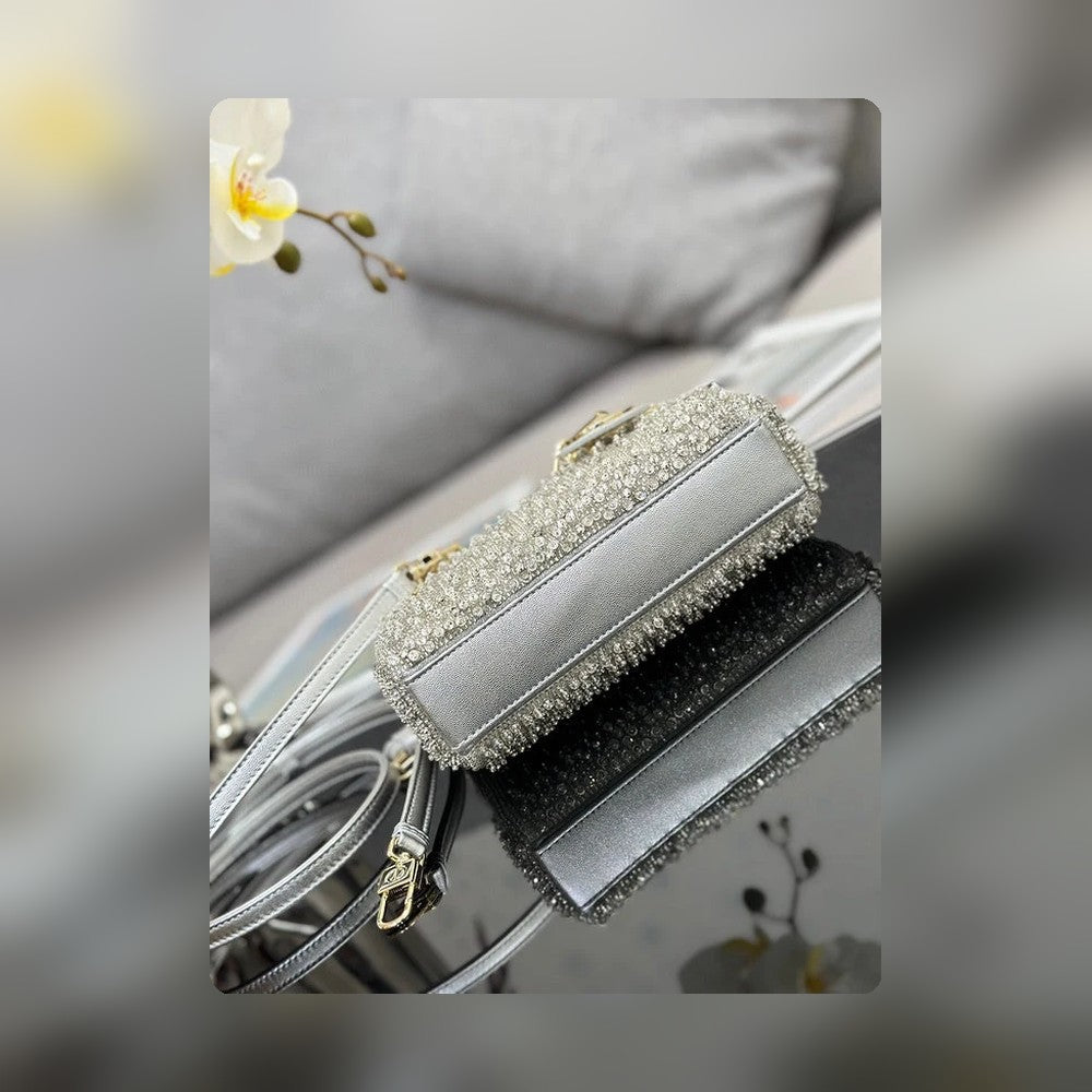 Anum Bags Detail