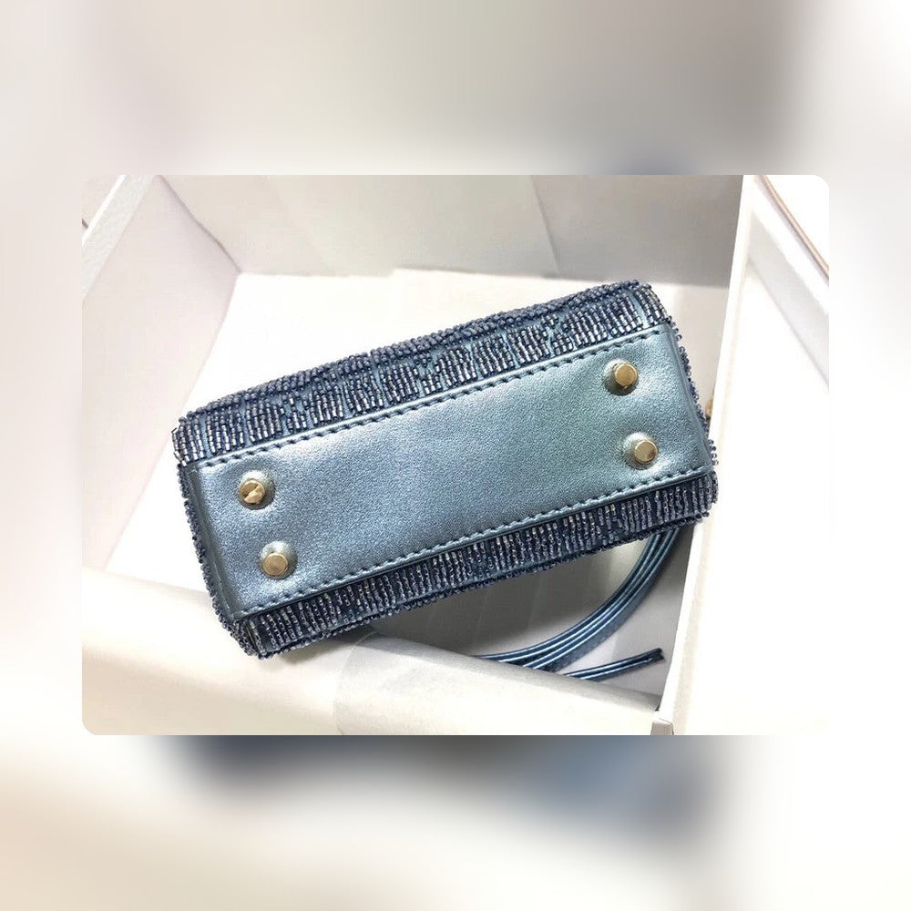 Anum Bags Detail