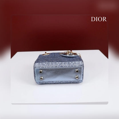 Anum Bags Detail