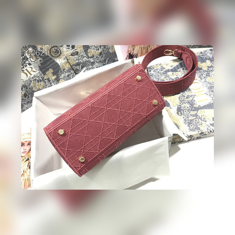 Anum Bags Detail