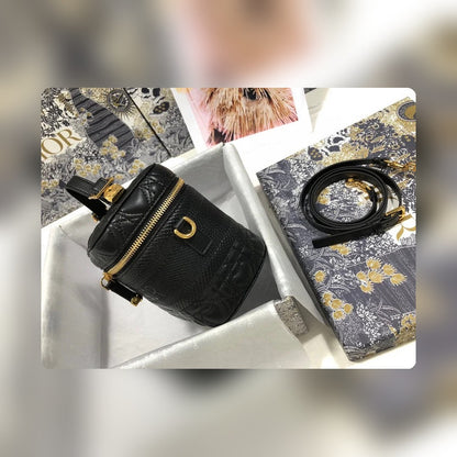 Anum Bags Detail