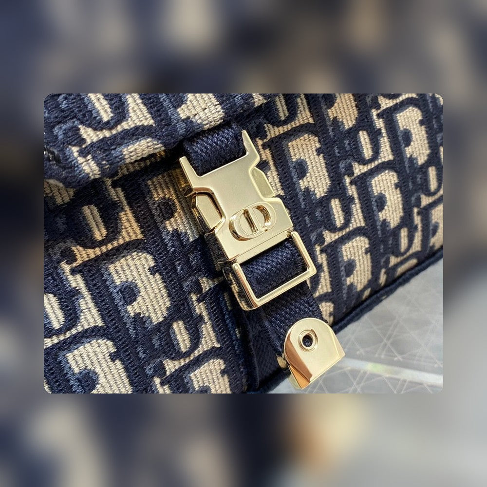 Anum Bags Detail