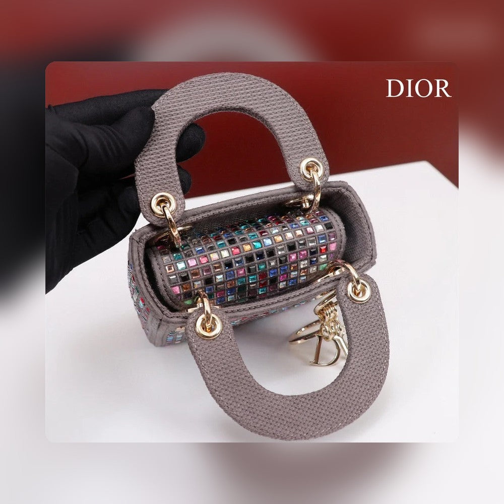 Anum Bags Detail