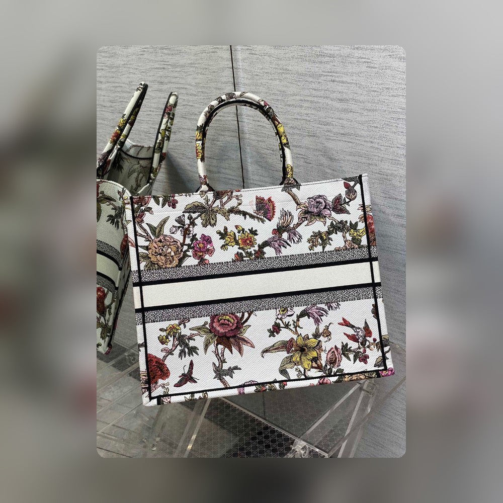 Anum Bags Detail