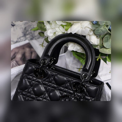 Anum Bags Detail