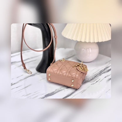 Anum Bags Detail