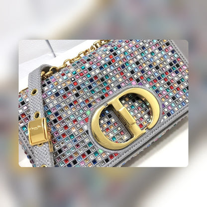 Anum Bags Detail