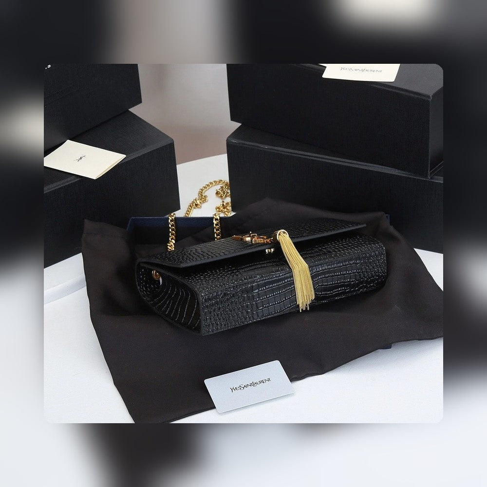 Anum Bags Detail
