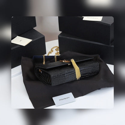 Anum Bags Detail