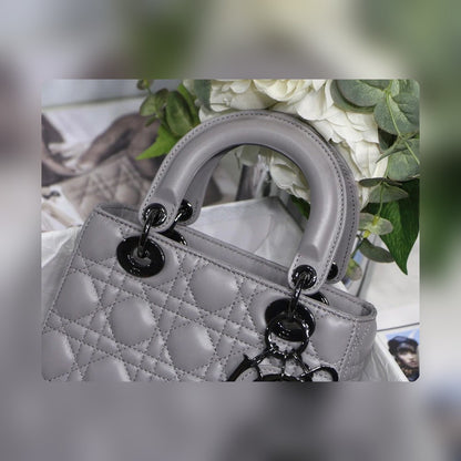 Anum Bags Detail
