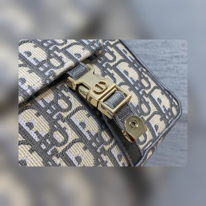 Anum Bags Detail