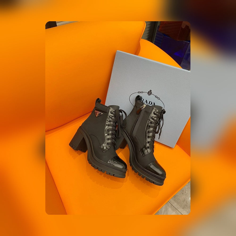 VBS LOGO PLAQUE ANKLE BOOTS BLACK