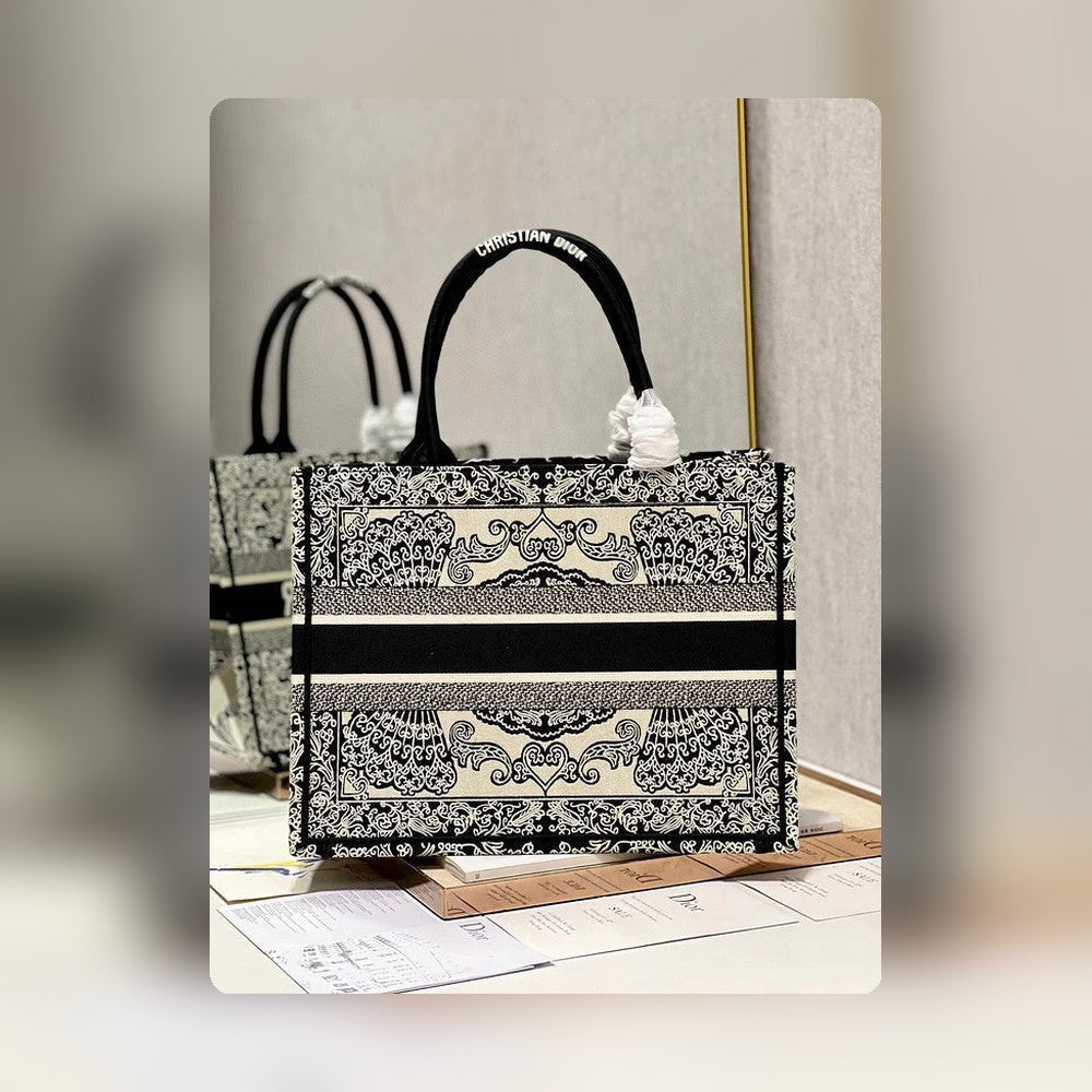 Anum Bags Detail