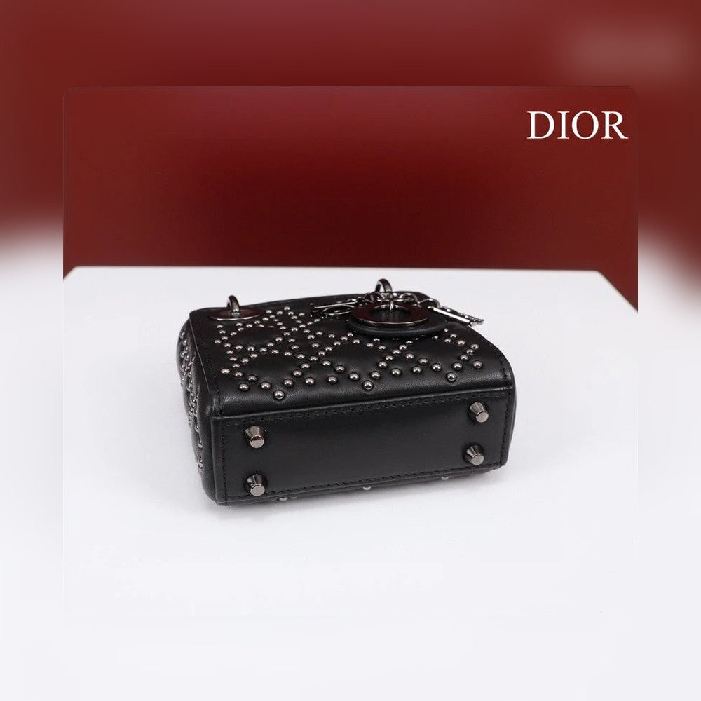 Anum Bags Detail