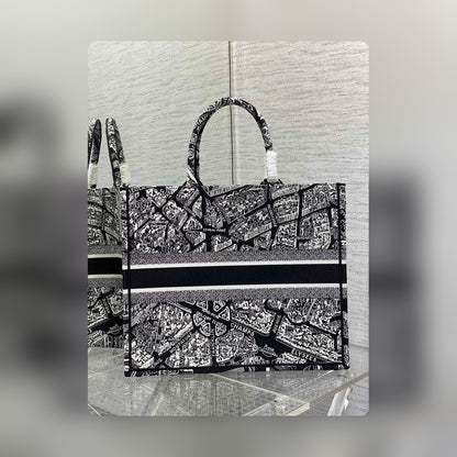 Anum Bags Detail