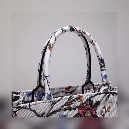 Anum Bags Detail