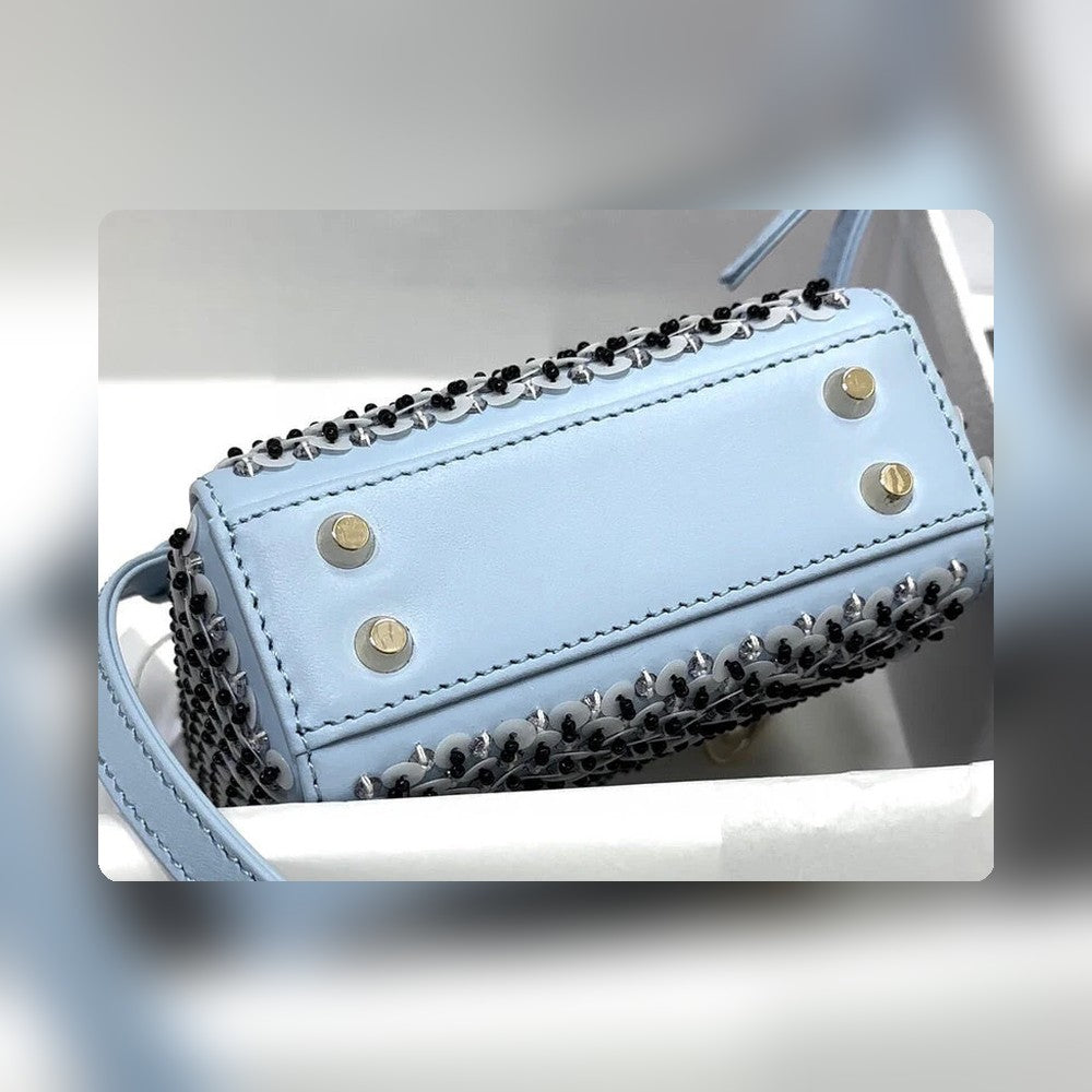 Anum Bags Detail