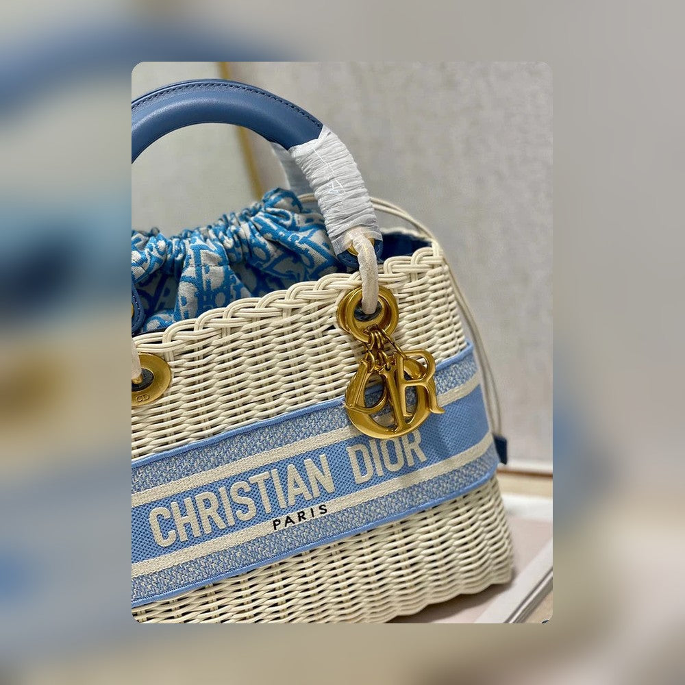 Anum Bags Detail