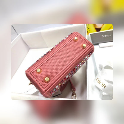 Anum Bags Detail