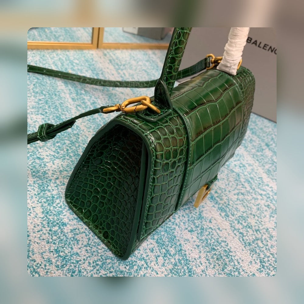 new-luxury-designer-bags-nm24080
