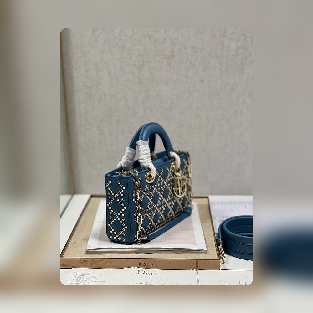 Anum Bags Detail