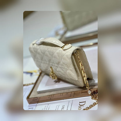 Anum Bags Detail