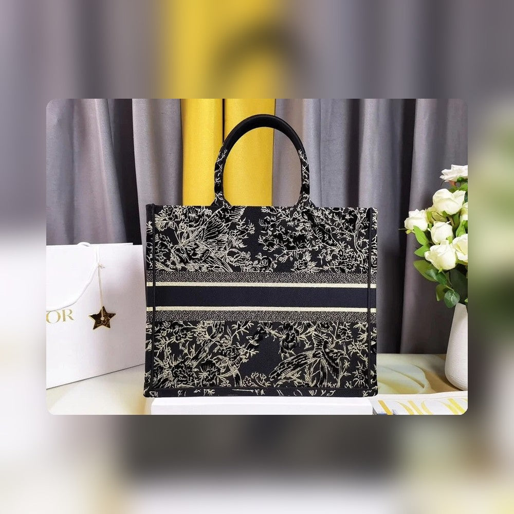 Anum Bags Detail