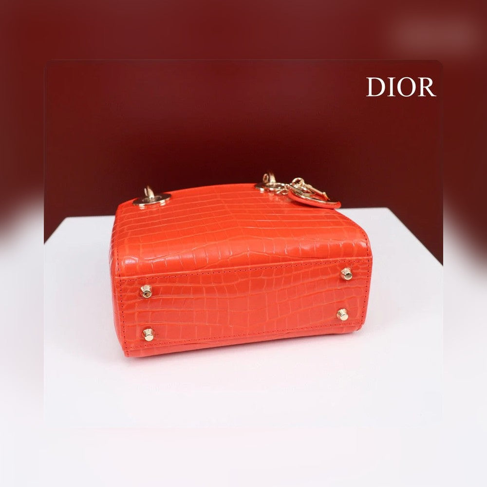 Anum Bags Detail