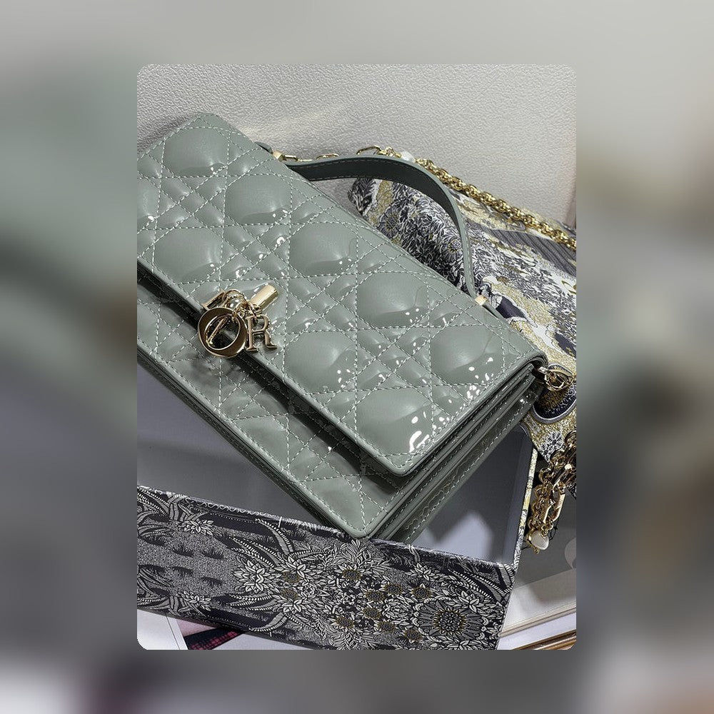Anum Bags Detail