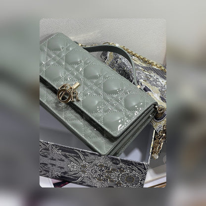 Anum Bags Detail