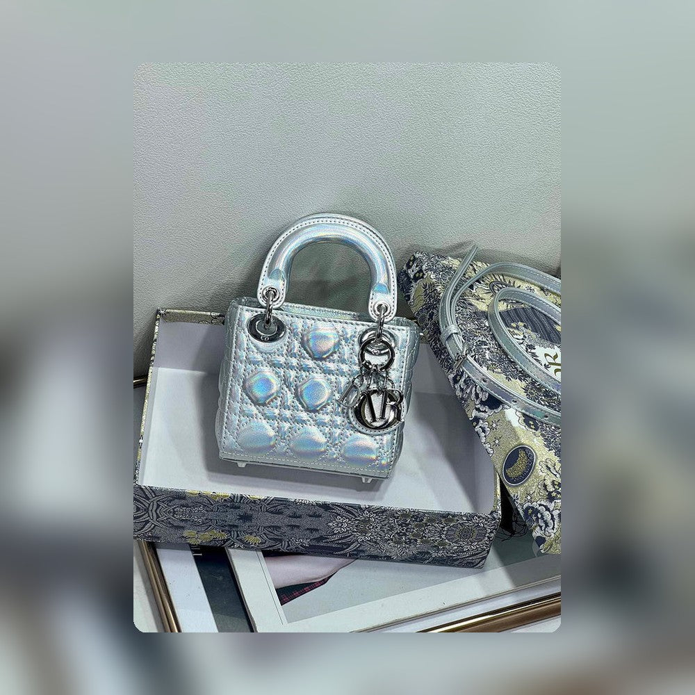 Anum Bags Detail