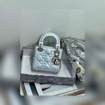 Anum Bags Detail
