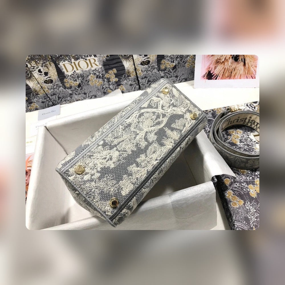 Anum Bags Detail