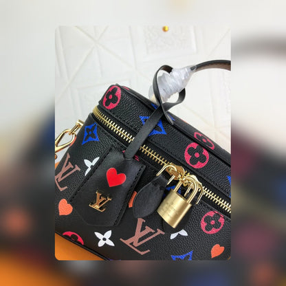 Anum Bags Detail