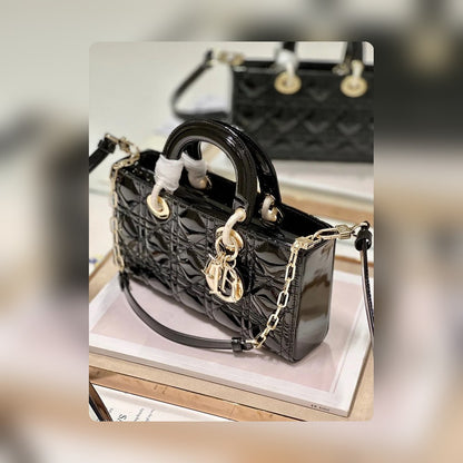 Anum Bags Detail