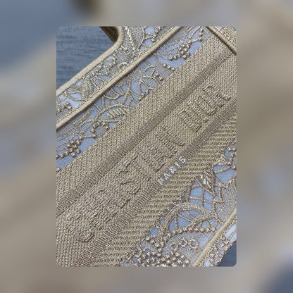 Anum Bags Detail