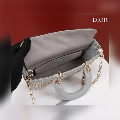 Anum Bags Detail