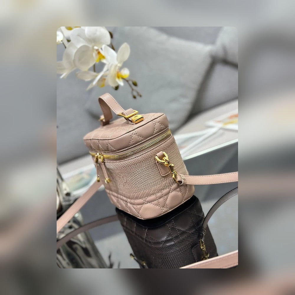 Anum Bags Detail
