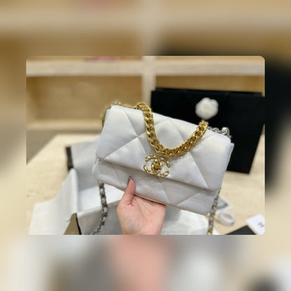 Anum Bags Detail